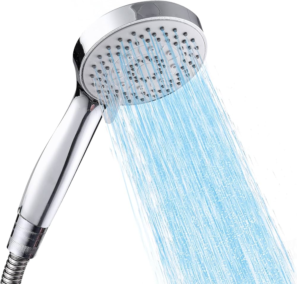 Économiser l'eau dans sa salle de bain - pomme de douche économe
